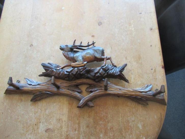 Oer 11311 Schwarzwald snijwerk kapstok met hert, Antiek en Kunst, Antiek | Overige Antiek, Ophalen