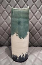 Coco Maison Carine keramiek Vaas - Groen Wit Zwart  29 cm, Huis en Inrichting, Woonaccessoires | Vazen, Verzenden, Aardewerk of Porselein