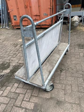 Platen kar Glas transport kar beschikbaar voor biedingen