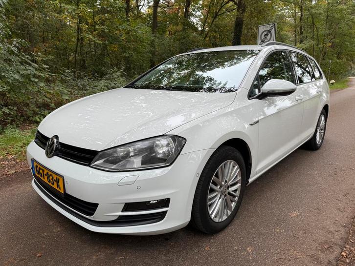 Volkswagen Golf 1.2 TSI CUP Autm/navi/Trekhaak, Auto's, Volkswagen, Bedrijf, Golf, ABS, Airbags, Airconditioning, Bluetooth, Bochtverlichting