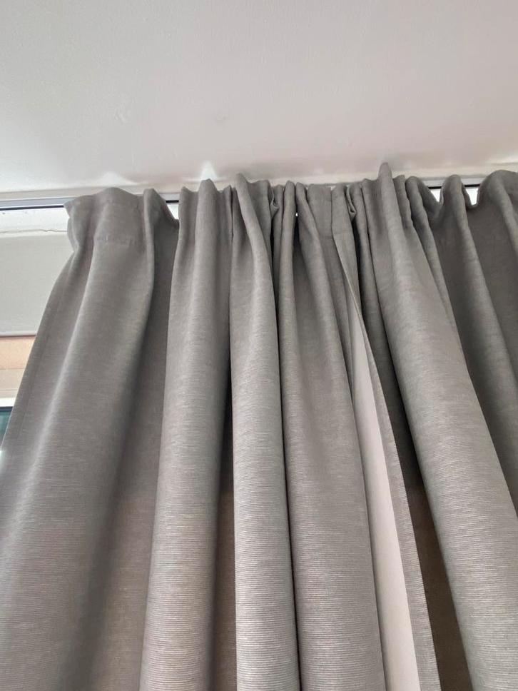 Ikea Vilborg verduisterende gordijnen 4 stuks, Huis en Inrichting, Stoffering | Gordijnen en Lamellen, Zo goed als nieuw, 200 cm of meer