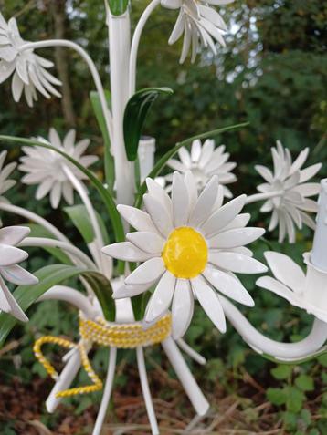 Franse Brocante Bloemen Kroonluchter lamp margrietjes  beschikbaar voor biedingen