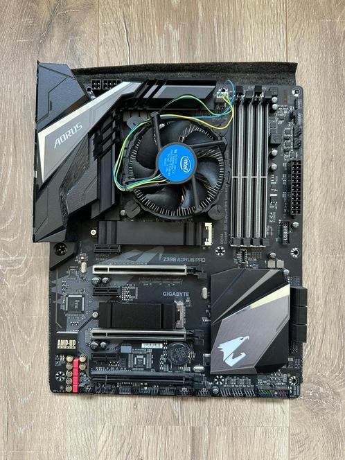 Intel Core i9-9900 Processor (inclusief koeling), Computers en Software, Processors, Zo goed als nieuw, 8-core, 3 tot 4 Ghz, Ophalen