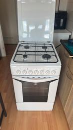 Indesit gasfornuis met oven, Witgoed en Apparatuur, Zo goed als nieuw, Gas, 85 tot 90 cm, 4 kookzones