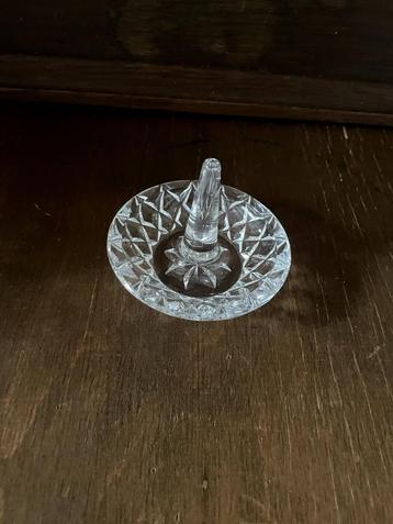 Vintage Ring standaard kristal juwelenkistje beschikbaar voor biedingen