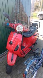 Piaggio Vespa orgineel "Ferrari rood", Fietsen en Brommers, Ophalen of Verzenden