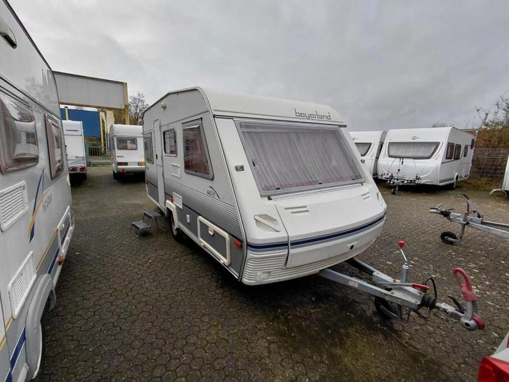 Beyerland Quartz 460 CT - RONDZIT, Caravans en Kamperen, Caravans, tot en met 4, 750 - 1000 kg, Standaardzit, Beyerland, Dwarsbed