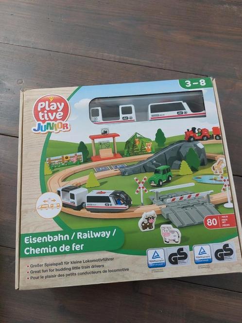 Nieuw. Houten speel trein. Playtive junior. 80delig., Hobby en Vrije tijd, Overige Hobby en Vrije tijd, Nieuw, Ophalen of Verzenden