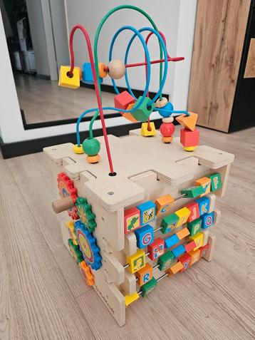 Kidkraft activiteiten kubus van hout beschikbaar voor biedingen