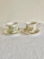 Twee kopjes St. James met verfijnt bloemmotief., Ophalen of Verzenden