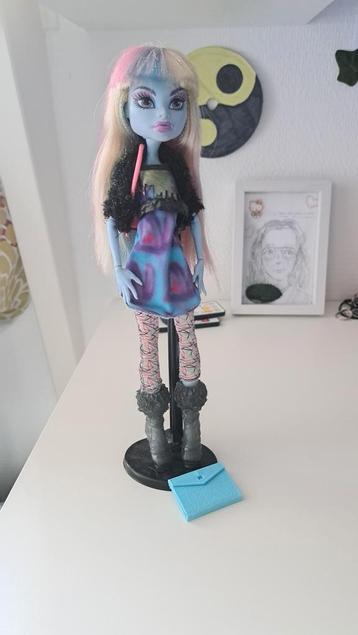 Abbey Bominable Picture day Monster High Pop