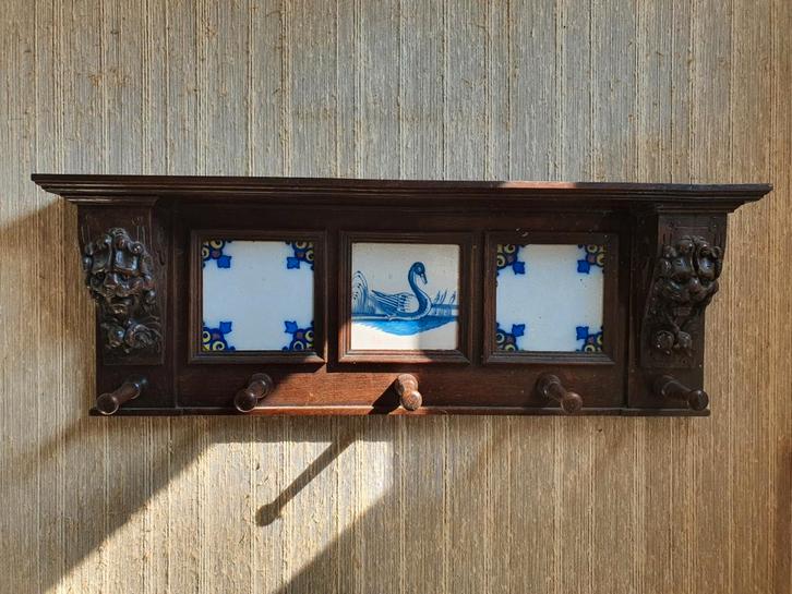 Vintage Antieke Kapstok met Delftsblauwe tegels, Huis en Inrichting, Woonaccessoires | Kapstokken, Zo goed als nieuw, Wandkapstok