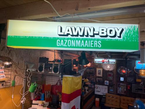 Vintage/ industrieel Lawnboy gazon maaiers lichtbak, Verzamelen, Merken en Reclamevoorwerpen, Zo goed als nieuw, Lichtbak of (neon) lamp