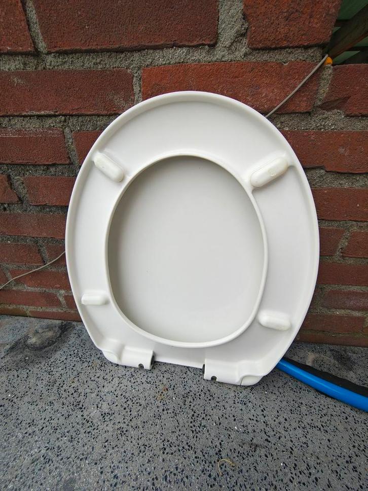 Toiletbril - Soft Close & Afneembaar, Huis en Inrichting, Badkamer | Badkamermeubels, Gebruikt, Overige typen, Minder dan 100 cm