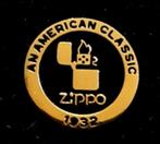 Zippo- An American Classic 1932 pin, Verzamelen, Verzenden, Nieuw, Merk, Speldje of Pin