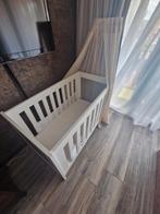 Ledikant met matras en hemeltje, Kinderen en Baby's, Babywiegjes en Ledikanten, Ophalen of Verzenden, Zo goed als nieuw, Ledikant