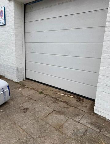 Hormann Garagepoort met Afstandsbediening - 2.40x2.10m beschikbaar voor biedingen