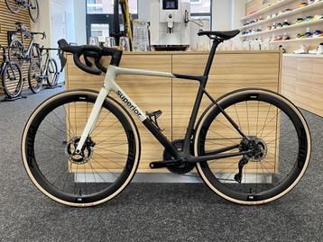 Racefiets Superior RR 9.5  105 Di2 incl carbon wielset  beschikbaar voor biedingen