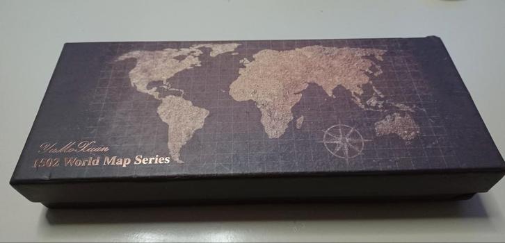 YuMo Kuan 1502 Wereldkaart Serie Veer Pen Set, Verzamelen, Pennenverzamelingen, Nieuw, Vulpen, Overige merken, Ophalen of Verzenden
