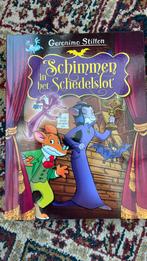 Geronimo Stilton - Schimmen in het Schedelslot, Boeken, Geronimo Stilton, Ophalen of Verzenden, Zo goed als nieuw