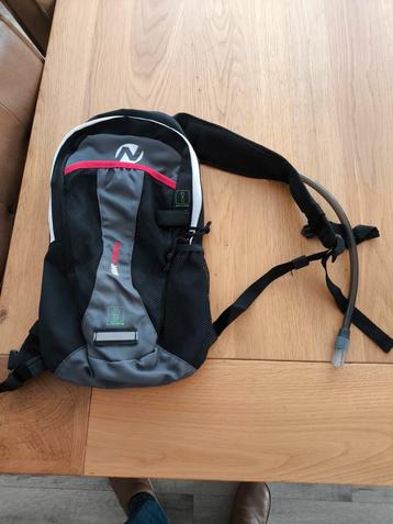 Sport rugzak met. Waterzak en drink tuut beschikbaar voor biedingen