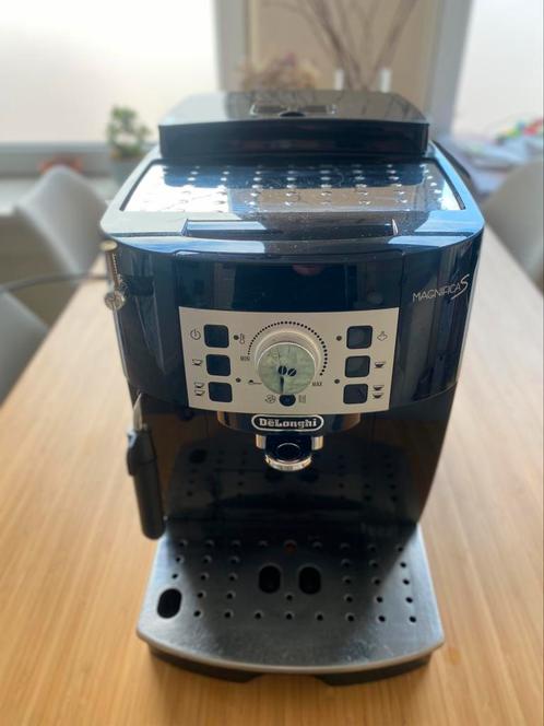 Delonghi Magnifica S, Witgoed en Apparatuur, Koffiezetapparaten, Gebruikt, Gemalen koffie, Koffiebonen, Koffiemachine, Afneembaar waterreservoir