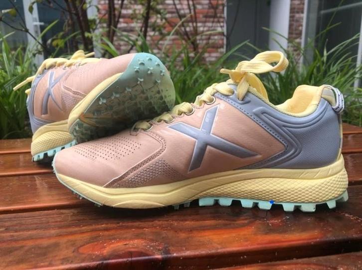 Munich hockeysxhoenen (Dames, maat 39), Sport en Fitness, Hockey, Nieuw, Schoenen, Ophalen of Verzenden