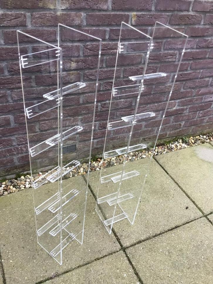2 plexiglazen cd rekken., Huis en Inrichting, Woonaccessoires | Cd- en Dvd-rekken, Zo goed als nieuw, Cd's of Dvd's, 25 tot 75 discs