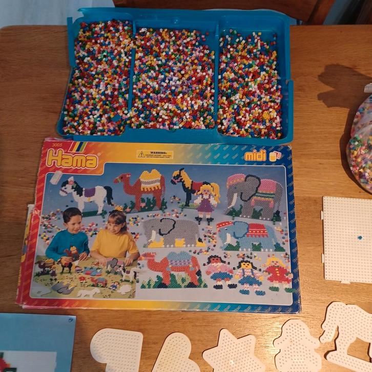 Hama Midi Strijkkralen Set, Kinderen en Baby's, Speelgoed | Educatief en Creatief, Zo goed als nieuw, Knutselen, Bouwen, Puzzelen