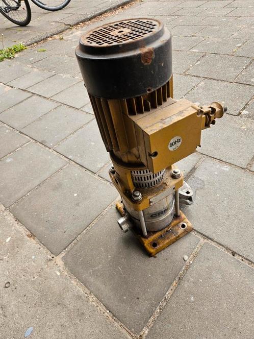 2 grundfos pomp, Tuin en Terras, Waterpompen, Gebruikt, Elektrisch, Overige typen, Ophalen