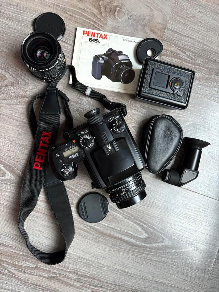 Pentax 645N + SMC Pentax-A 75mm 2.8 & 55mm 2.8 medium format, Audio, Tv en Foto, Fotocamera's Analoog, Gebruikt, Spiegelreflex