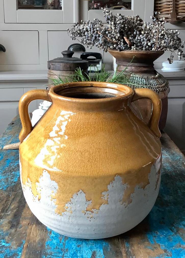 Brocante Franse 19de eeuwse confitpot in Provençaals geel, Huis en Inrichting, Woonaccessoires | Vazen, Gebruikt, Geel, Minder dan 50 cm