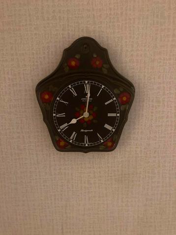 Vintage Junghans Quartz Wandklok – handbeschilderd beschikbaar voor biedingen