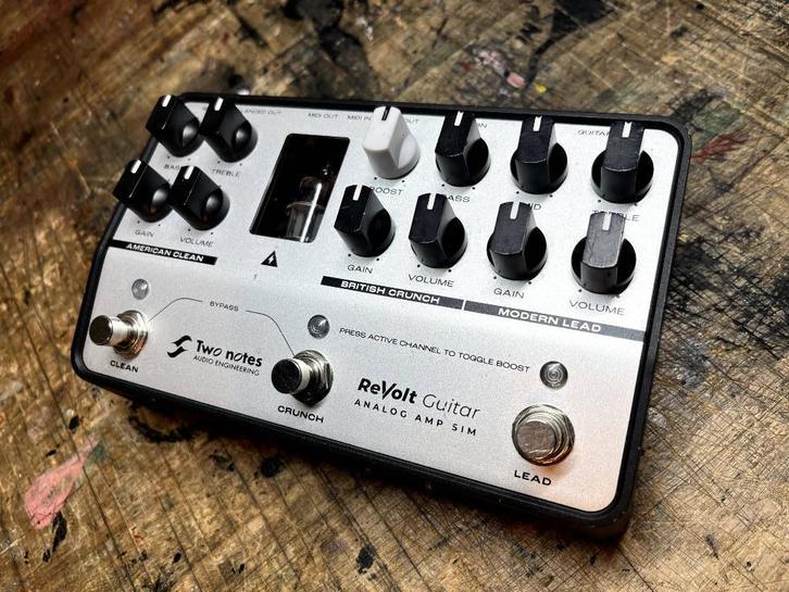 Two Notes Revolt Guitar Analoge amp simulator (topstaat), Muziek en Instrumenten, Effecten, Zo goed als nieuw, Overige typen, Ophalen of Verzenden