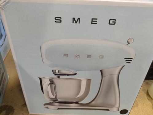 Smeg SMF02BLEU Keukenmachine – Zwart – Lichte gebruikssporen, Witgoed en Apparatuur, Keukenmixers, Zo goed als nieuw, 4 liter of meer