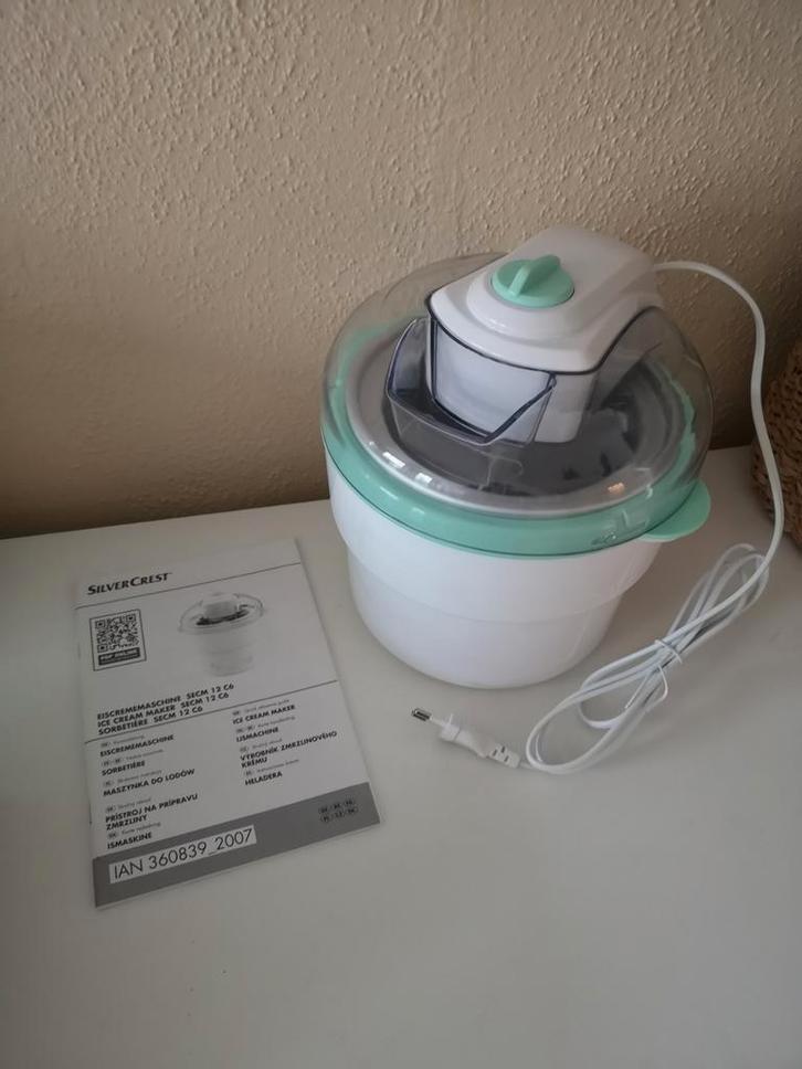 Silvercrest Ijsmachine - Maak je eigen ijs!, Witgoed en Apparatuur, IJsmachines, Zo goed als nieuw, Zelfvriezend, Ophalen