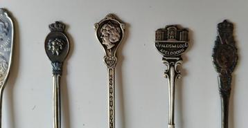 Theelepeltjes o.a. 1/2 zilveren gulden uit 1929 & div. konin beschikbaar voor biedingen