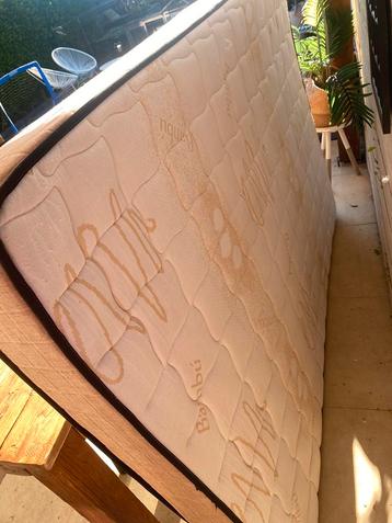 Matras 140x200 cm beschikbaar voor biedingen