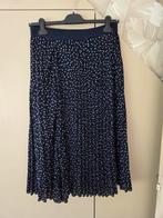 BLAUW/WITTE POLKADOT ROK...maat 42...MOOIE PLISSE STOF!..., Kleding | Dames, Rokken, Blauw, Maat 42/44 (L), Ophalen of Verzenden