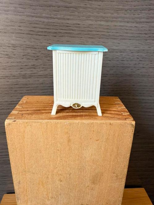 Louis Marx opberg kist - hxbxd 5.3x4.1x2.5cm - kunststof, Verzamelen, Poppenhuizen en Toebehoren, Poppenhuis, Ophalen of Verzenden