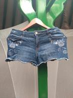 Korte spijker jeans met borduursel, Blauw, Ophalen of Verzenden, W30 - W32 (confectie 38/40), Clockhouse