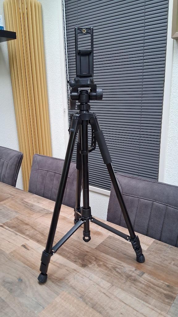 Statief, Audio, Tv en Foto, Fotografie | Statieven en Balhoofden, Zo goed als nieuw, Driepoot, 150 tot 175 cm, Ophalen of Verzenden