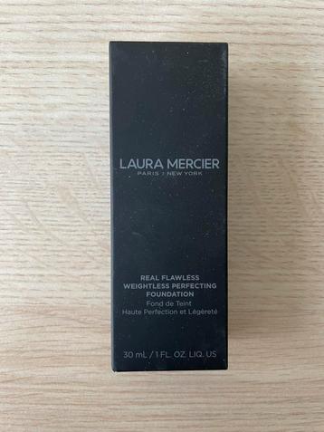 Laura Mercier real flawless weightless perfecting foundation beschikbaar voor biedingen