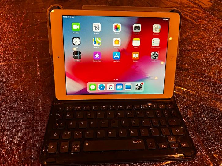 iPad Air 1 + Keyboard - Zo goed als nieuw!, Computers en Software, Apple iPads, Zo goed als nieuw, Wi-Fi, 9 inch, 16 GB, Ophalen of Verzenden