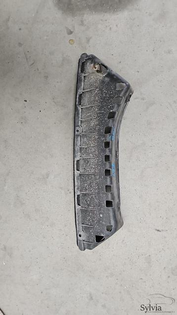 Achterbumper afdekplaat midden onder BMW 5 / 6 serie E60 E61 beschikbaar voor biedingen