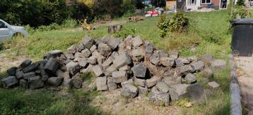 Natuursteen basalt blokken  beschikbaar voor biedingen