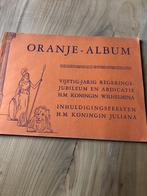 oranje album abdicatie Wilhelmina en inhuldiging Juliana, Verzamelen, Nederland, Tijdschrift of Boek, Gebruikt, Ophalen of Verzenden