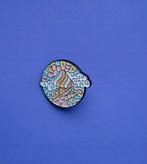 Regenboog Paddenstoel Pin - Nieuw!, Verzamelen, Speldjes, Pins en Buttons, Ophalen of Verzenden, Nieuw, Button