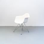 4x Vitra Eames DAR Kuipstoel Wit - Chroom Eiffelonderstel, Huis en Inrichting, Stoelen, Ophalen of Verzenden, Zo goed als nieuw