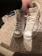 Diverse schoenen: Nike, Jordans, Blazer & Guess, Ophalen of Verzenden, Gebruikt, Schoenen